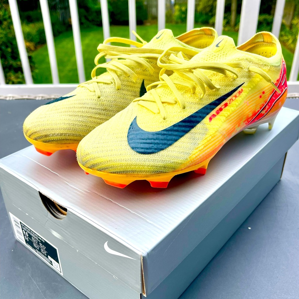 Nike ZM Vapor 16 Elite KM FG - Used- Size 9.5 
Color: Laser Orange/Armory Navy